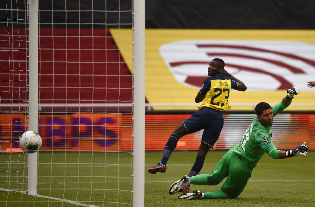 APTOPIX Ecuador Uruguay WCup Soccer